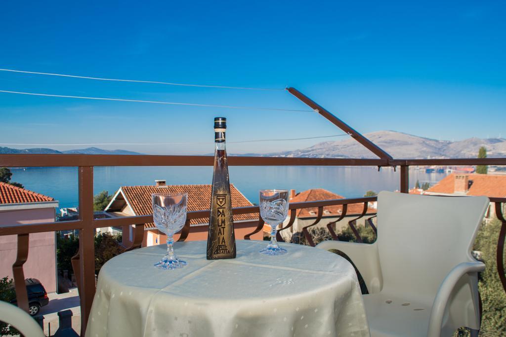 Apartmani Gaube Traù Esterno foto
