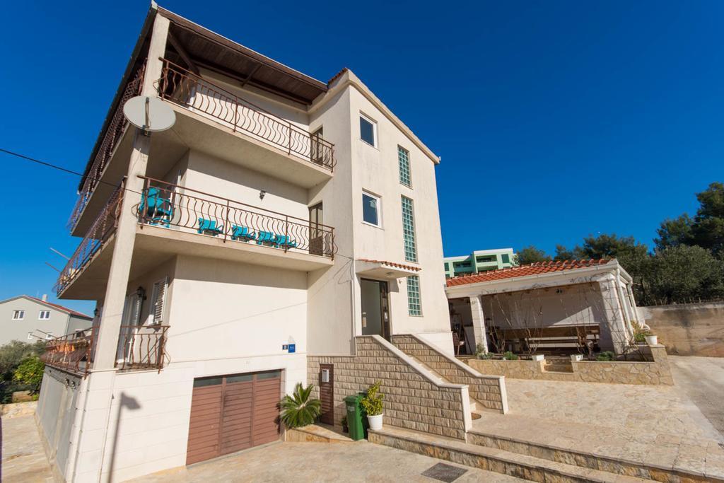 Apartmani Gaube Traù Esterno foto