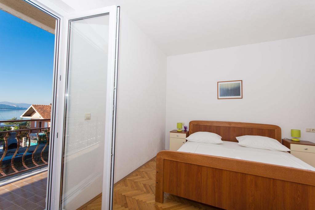 Apartmani Gaube Traù Esterno foto