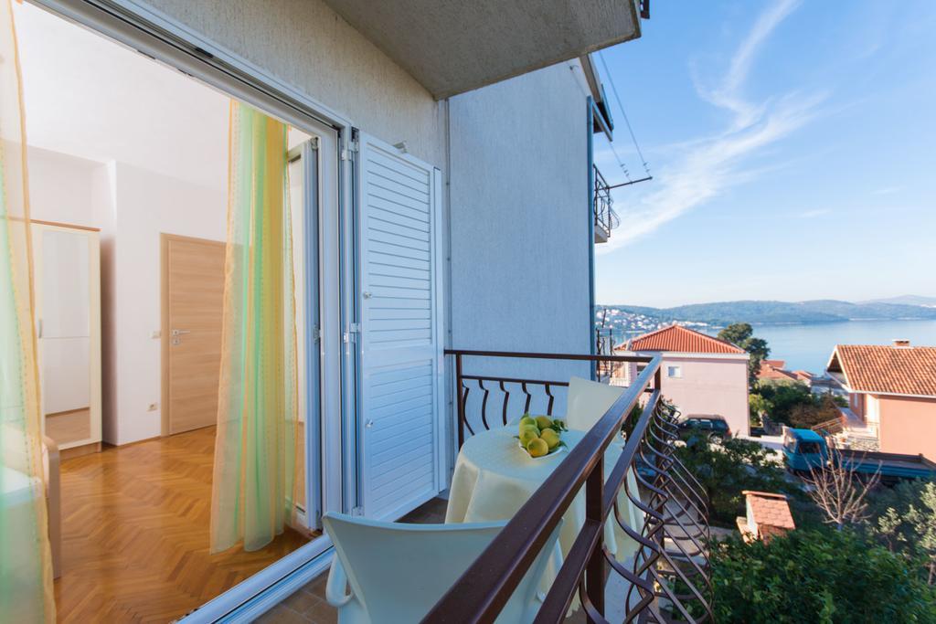 Apartmani Gaube Traù Esterno foto