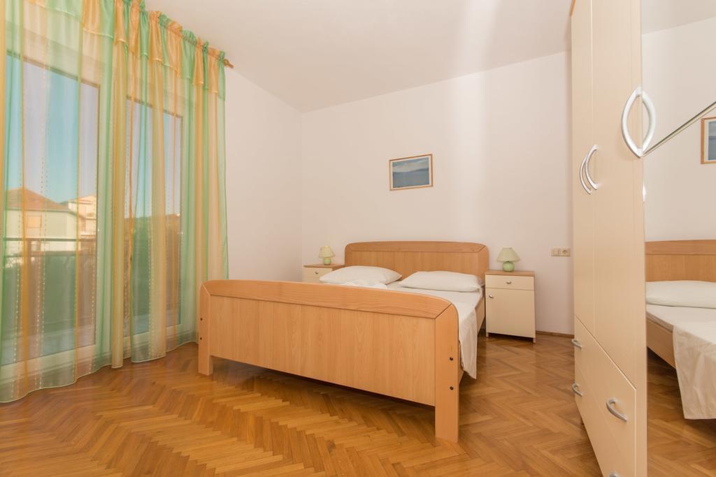 Apartmani Gaube Traù Esterno foto