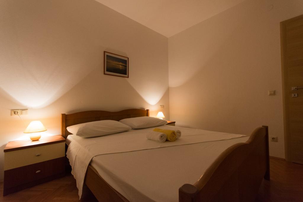Apartmani Gaube Traù Esterno foto