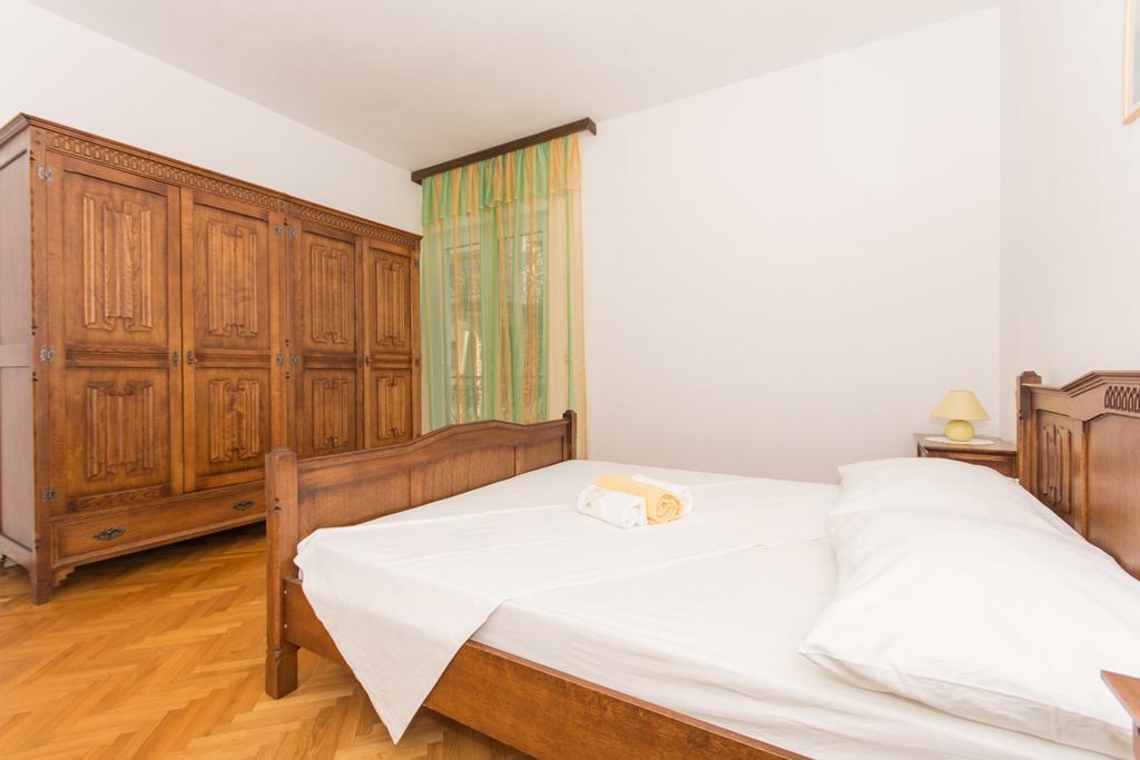 Apartmani Gaube Traù Esterno foto